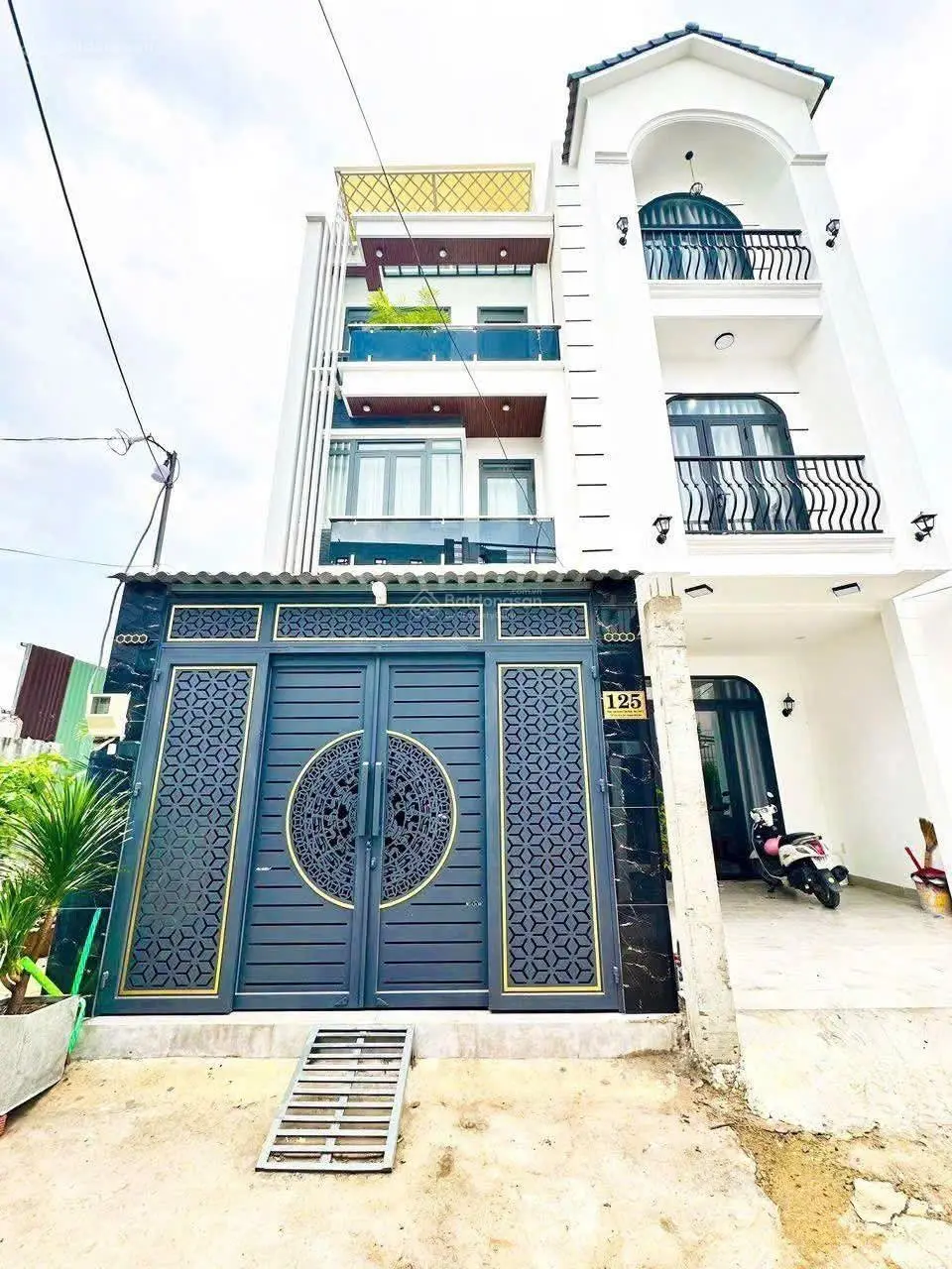 Bán nhà có gara oto hẻm 1806 Huỳnh Tấn Phát giá 6,6 tỷ