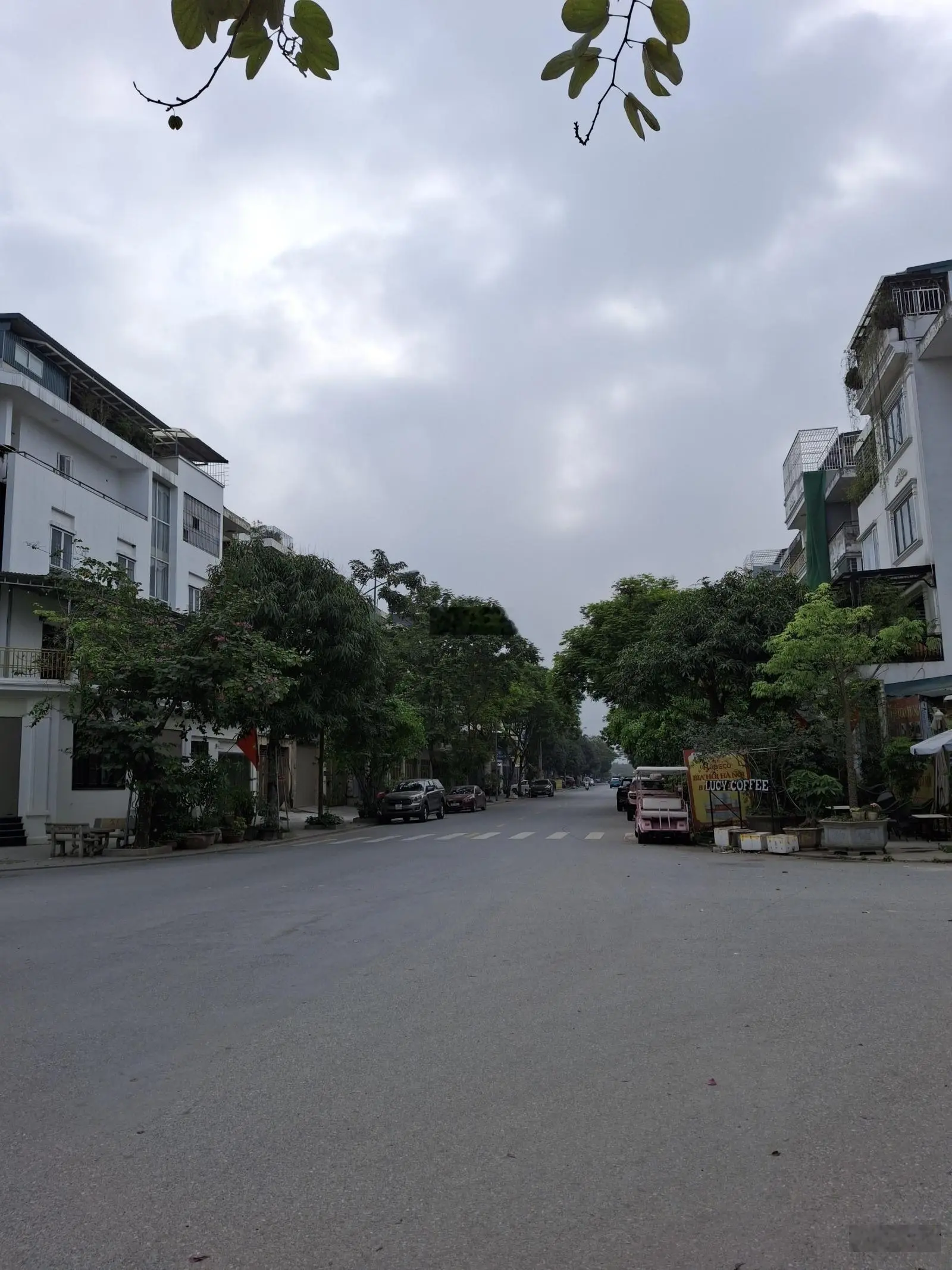 Trục đường 24m, thang máy, vỉa hè 5m kinh doanh đa dạng, Văn Phú Hà Đông.