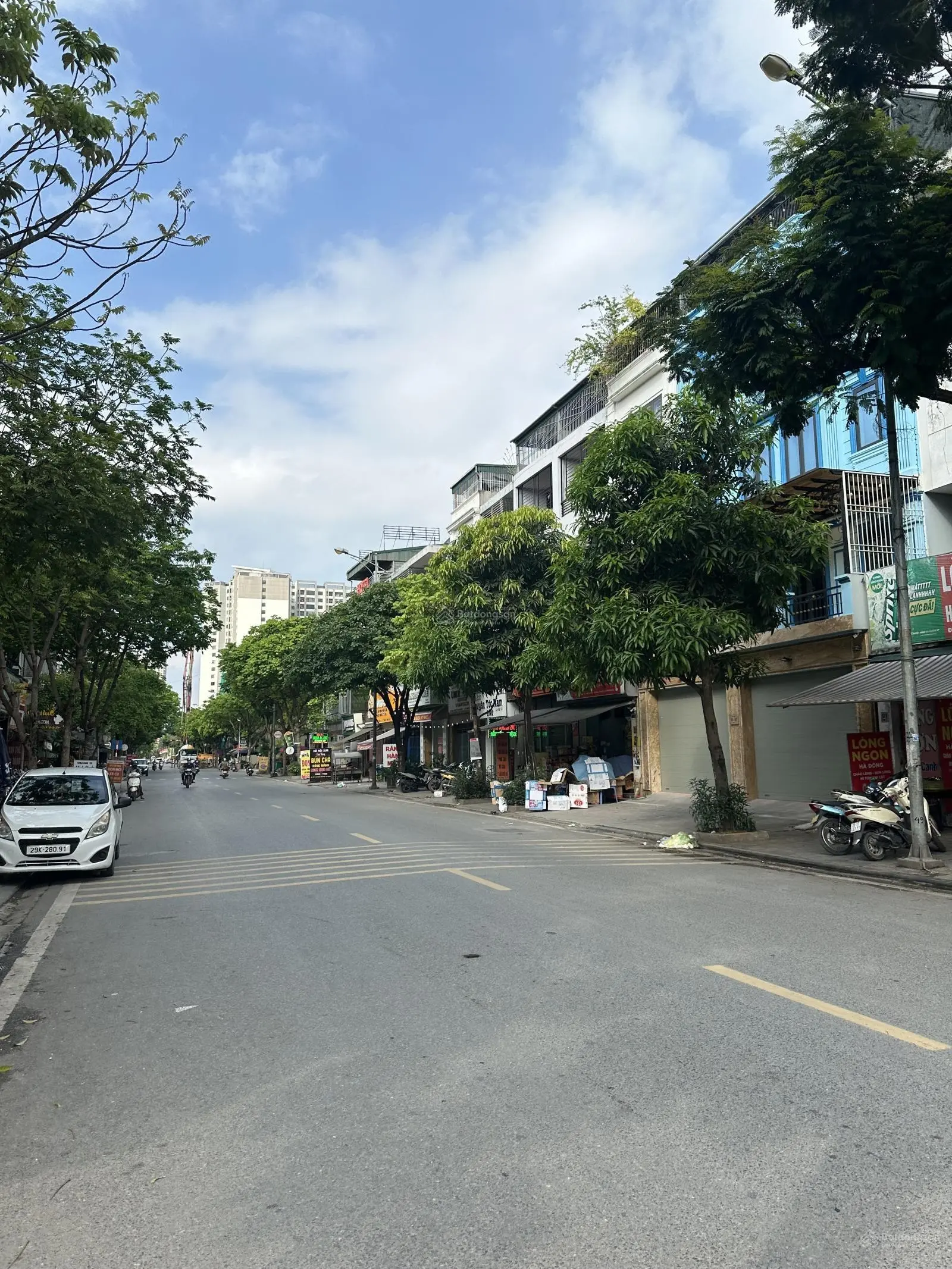 Ngô Thì Nhậm, Hà Đông - Toà nhà 90m2, mặt tiền 9m - gần chợ Bông Đỏ - Giá cực rẻ