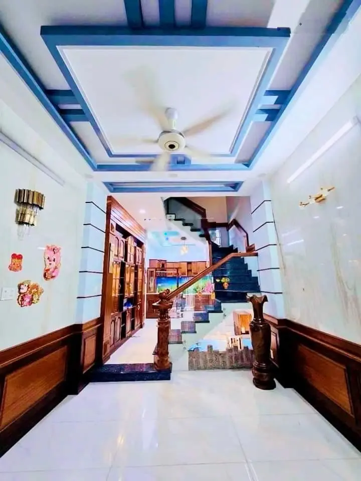 Cần bán gấp nhà phố giữa lòng tt sài gòn, 4 tấm nội thất đẹp, hẻm oto cách mặt tiền gần 20m, q10