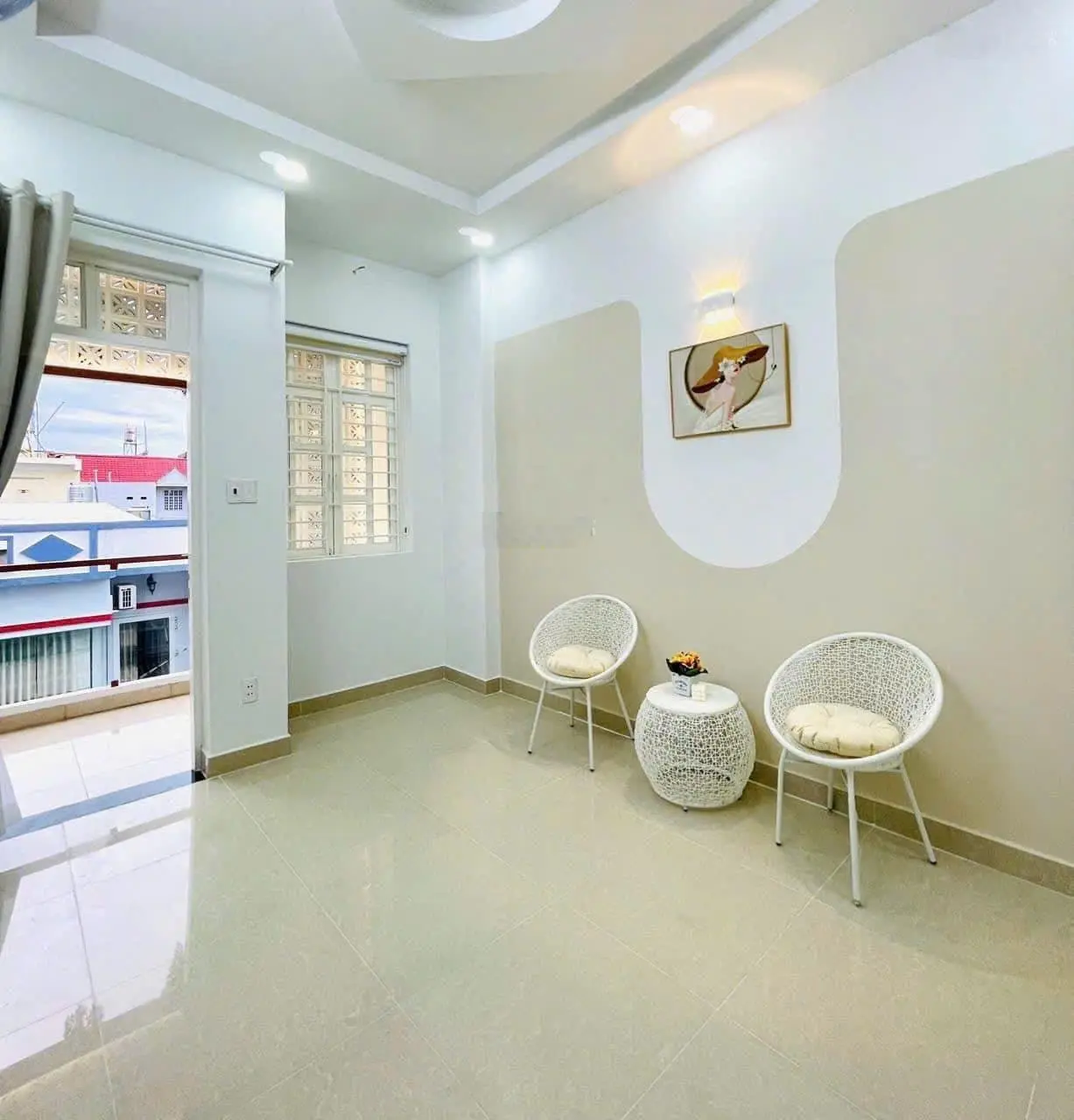 Bán nhanh nhà chính chủ 94,7m2 Nam Kỳ Khởi Nghĩa, P8, Q3. 3 lầu, 3PN, 3WC. Hẻm 6m