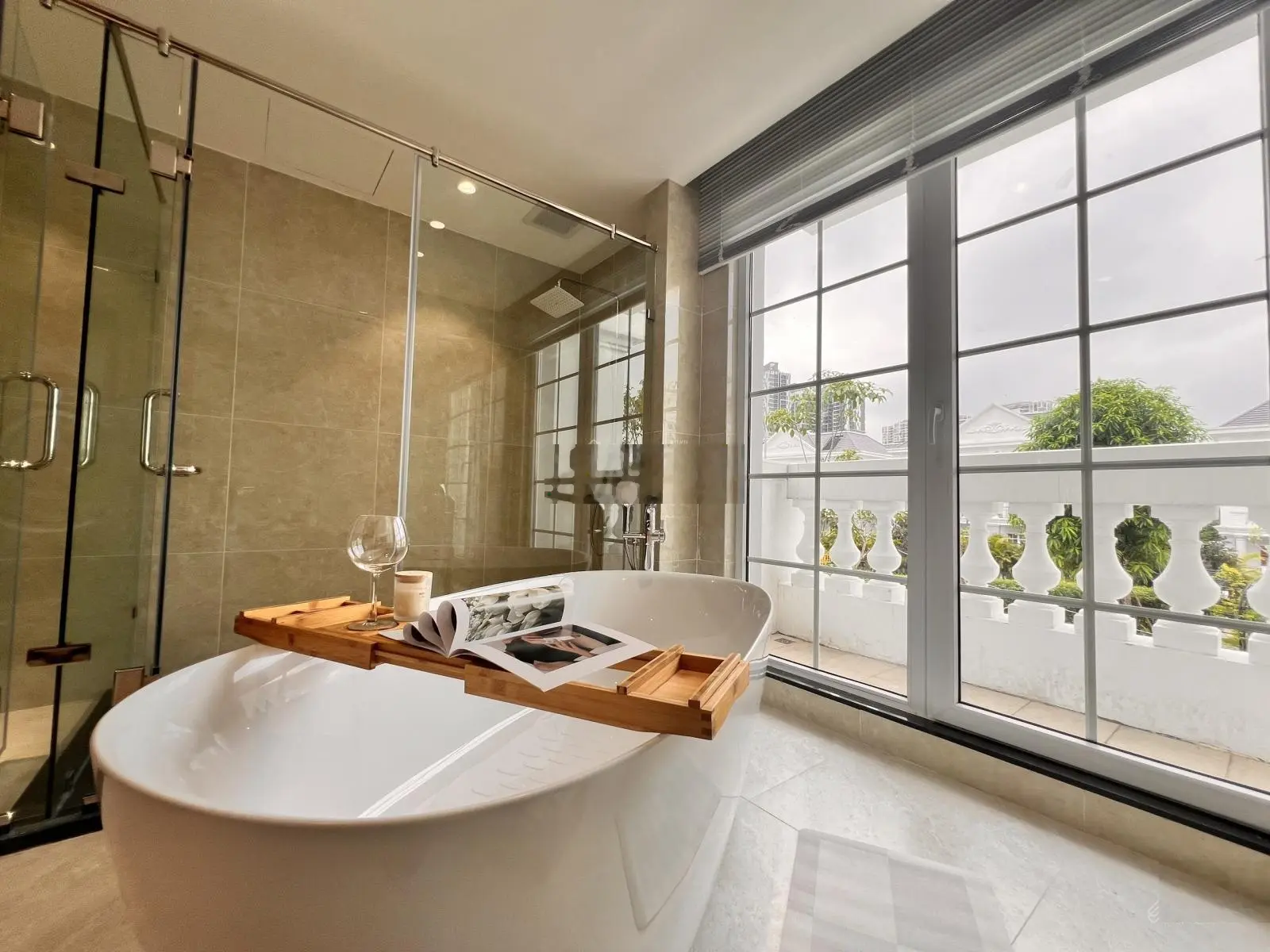 Bán biệt thự góc đẳng cấp 7PN sát công viên điều hoà 31ha mặt tiền 26m cạnh Vinhomes OSP1