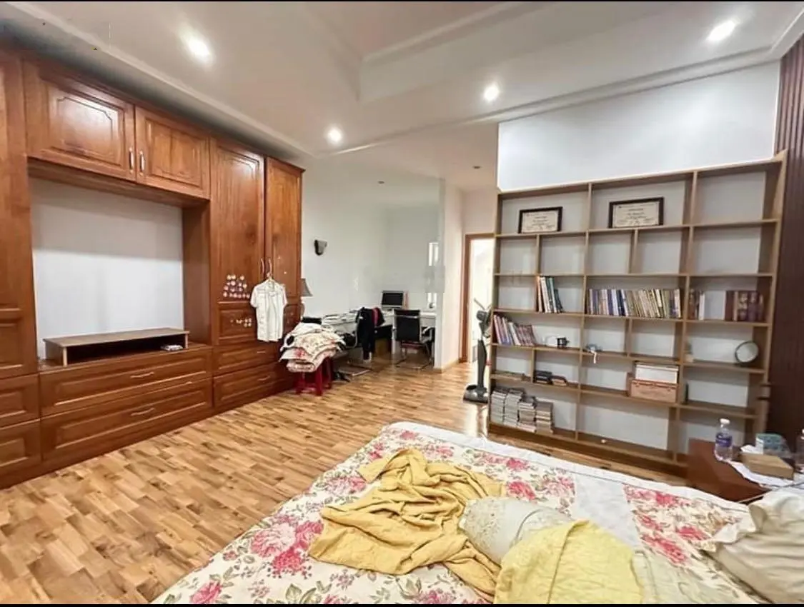 Cần bán căn nhà 3 tầng giá rẻ đường Nguyễn Quang Bích sát chợ Nguyễn Tri Phương quận Hải Châu