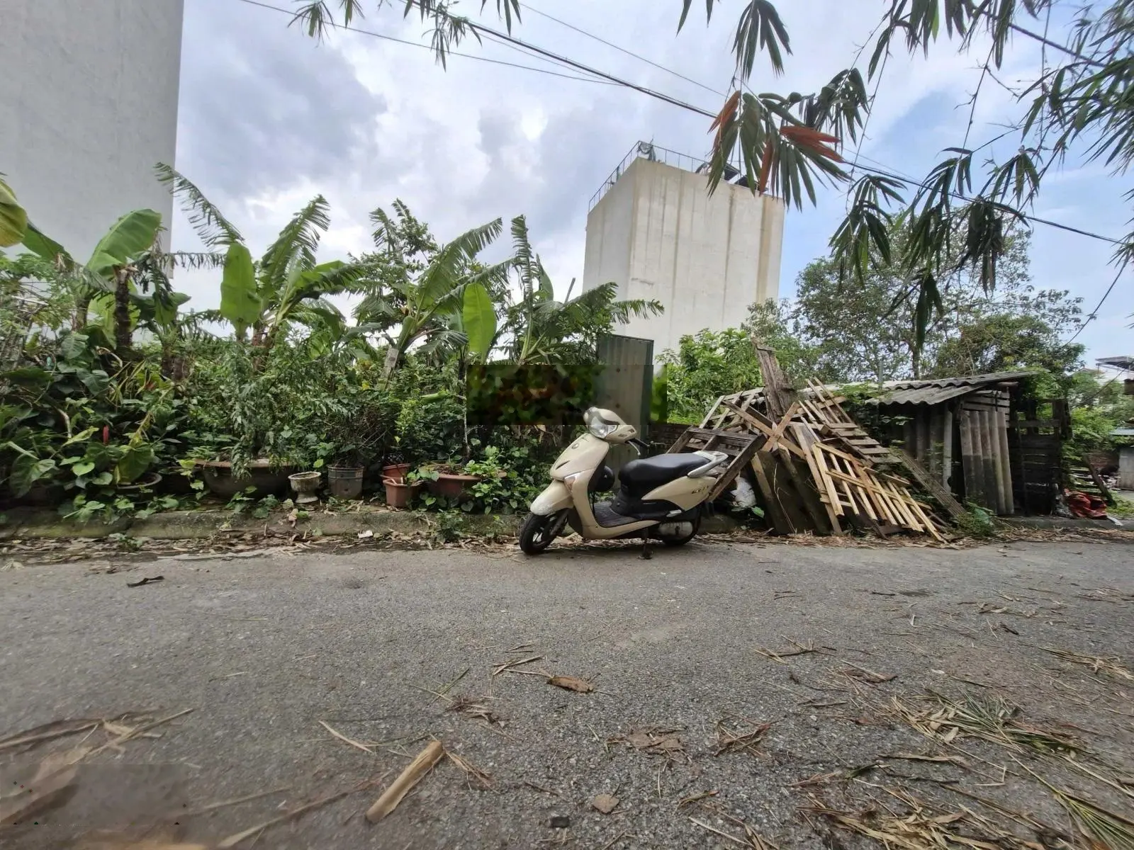 Bán đất Thạch Bàn, Nguyễn Văn Linh, 80m2, MT 5.3m, giá 9.8 tỷ, phân lô, ô tô tránh, chờ mở đường