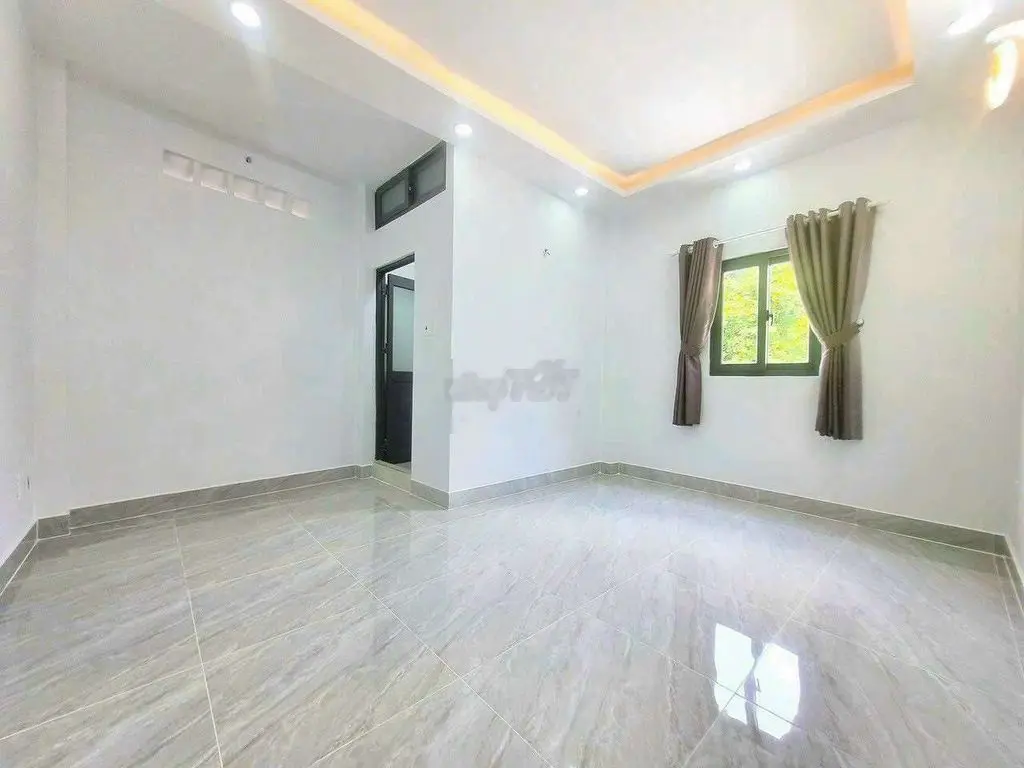 Nhà Full đồ, 4,1x18m, 3 Phòng ngủ, Gần chợ phú xuân.