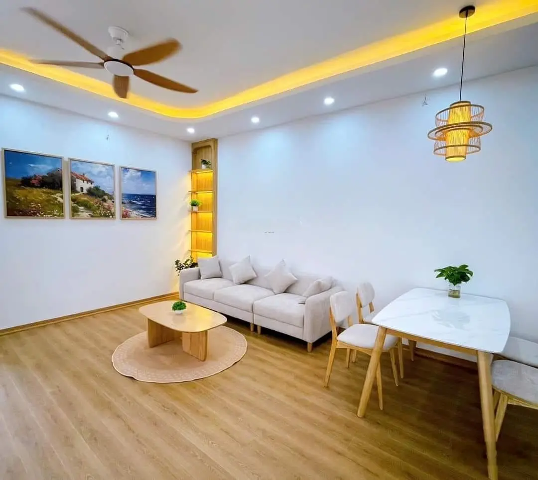 Cực hiếm chỉ 6.7 tỷ có nhà Văn Quán 32m2, 5 tầng, hai mặt tiền đều ô tô vào nhà, tặng full nội thất