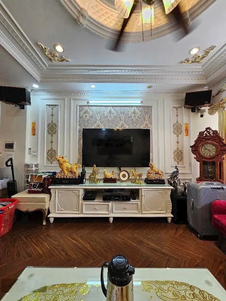 Bán nhà 7 tầng, thang máy, mt4m, diện tích 40m2, ô tô tránh, vìa hè, TĐC Giang Biên, 12.5 tỷ