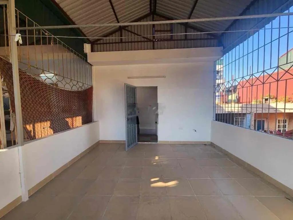 Bán nhà phố Bùi Xương Trạch! Nhà đẹp ở ngay, ngõ thông rộng.DT: 37m2.