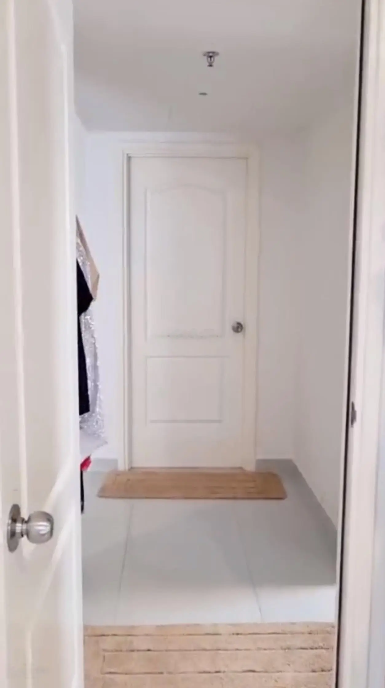 Bán Căn hộ Soho Residence, 2PN, 1WC, 60m2, full nội thất, giá: 6 tỷ 2, liên hệ: 0908 435 ***