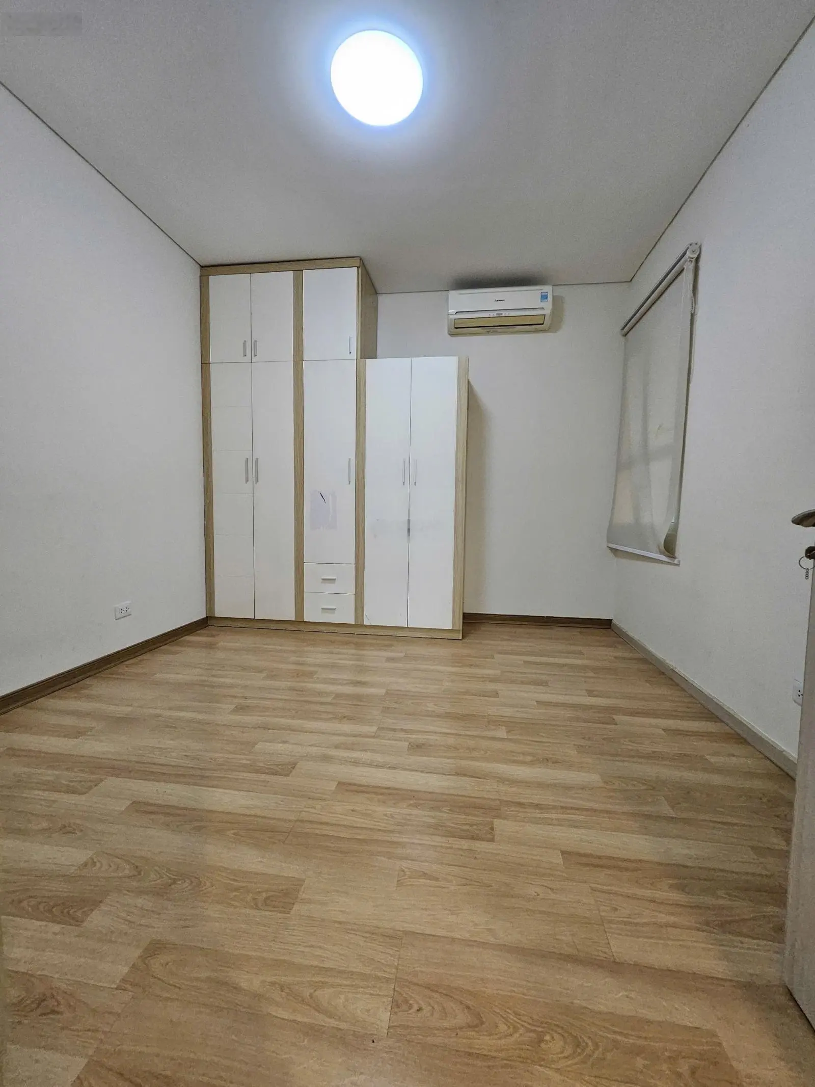Chính chủ cần bán căn hộ tầng trung siêu hiếm, căn góc 2 mặt thoáng. View siêu thoáng mát. Giá thật