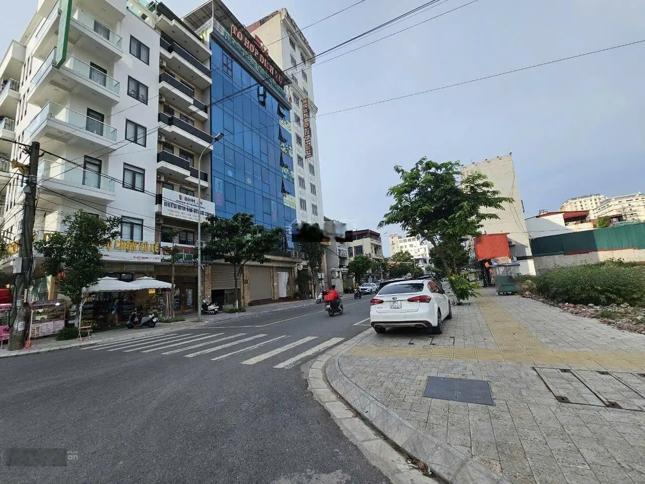 Một căn nhà 7 tầng duy nhất mặt đường Ngọc Hân Công Chúa, áp ngay đường Ngô Tất Tố & Nguyễn Trãi