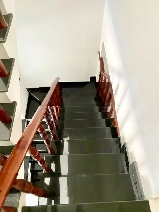 Hẻm nhựa 8m ngay quốc lộ 13 hiệp bình phước thủ đức - nhà 3 tầng hoàn công 4x17m