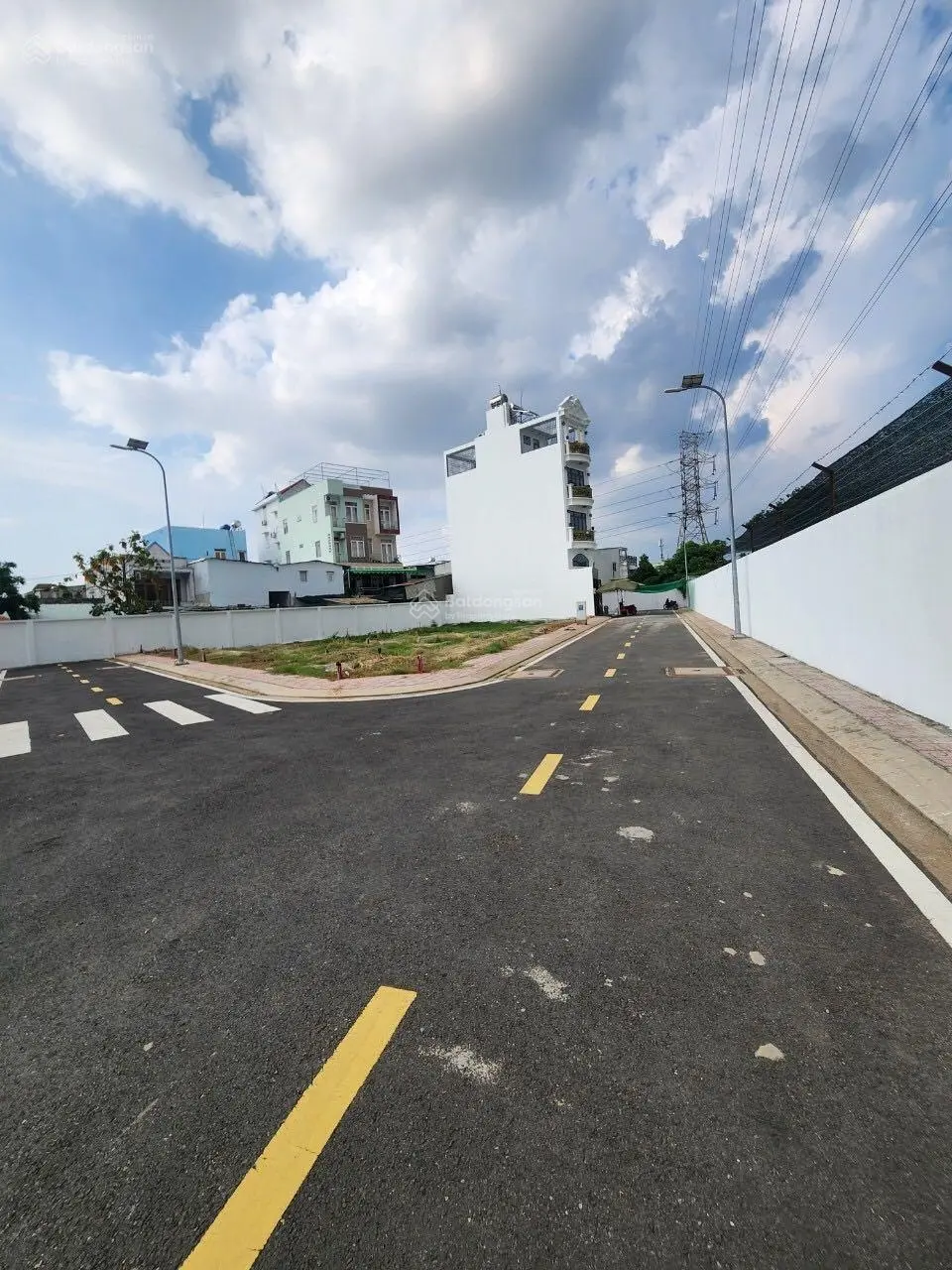 51m2 đất nền Bình Tân cách Aeon Mall 3p, sổ sẵn, xây tự do
