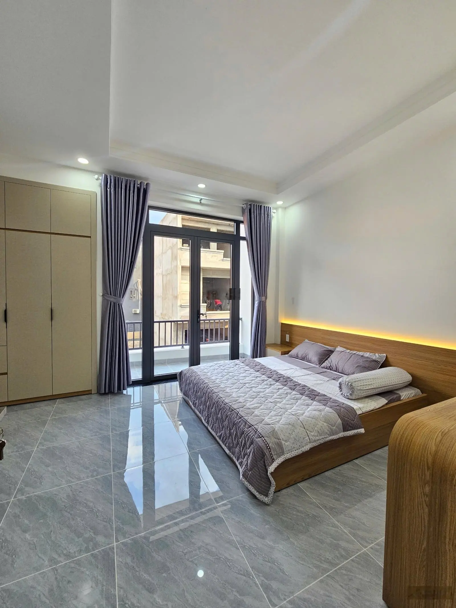 Nhà Hoàn Công: 3Tỷ950_65m2 ngang 5m Có Sân Ô Tô Nhà 1 Trệt 2 Lầu Cạnh Vòng Xoay An Phú, TP.Thuận An