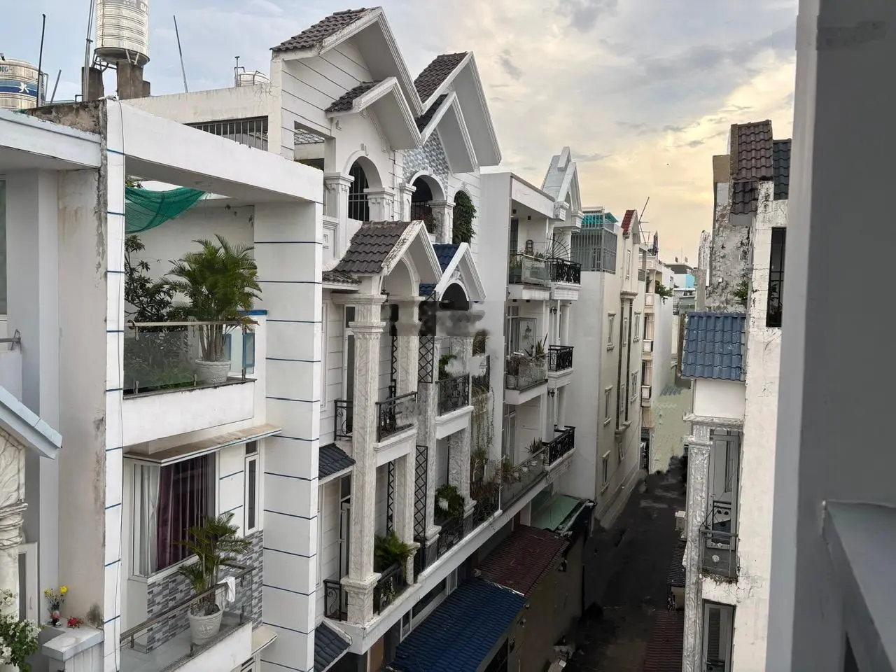 Hiếm bán nhà Quang Trung Gò Vấp xe hơi ngủ nhà 172m2 4 tầng khu cao cấp giá nhỉnh 6tỷ