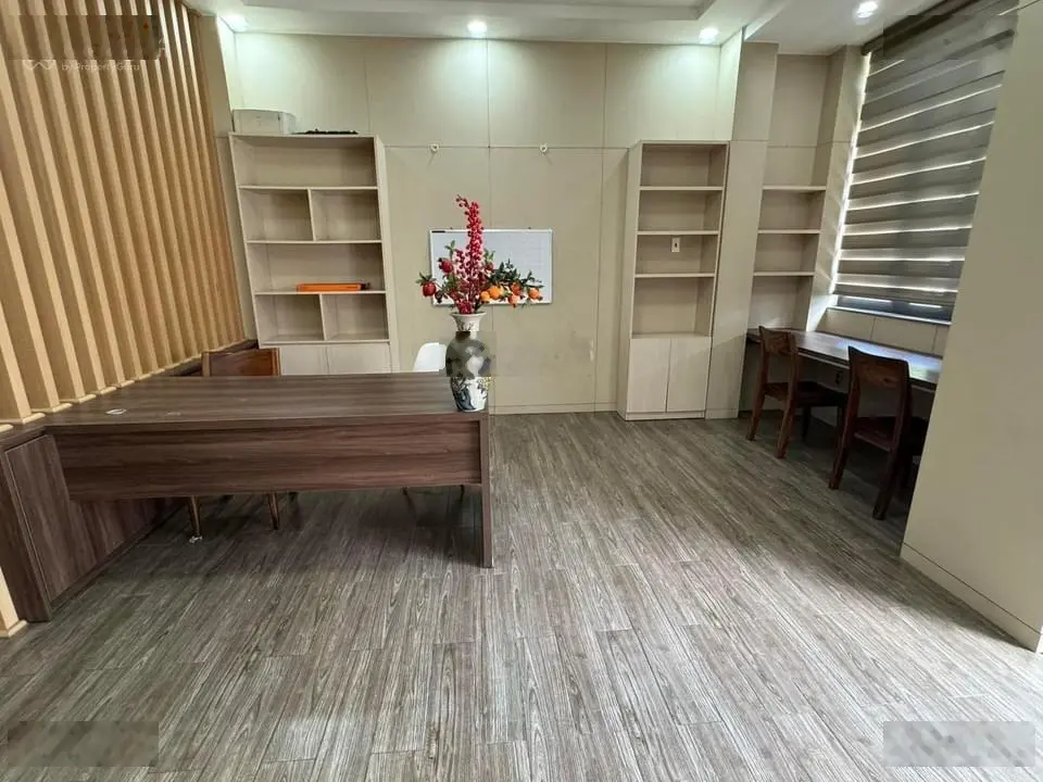 Bán nhà ở mặt tiền đường Cách Mạng Tháng 8, phường 7, Tân Bình, giá 3 tỷ 800 triệu
