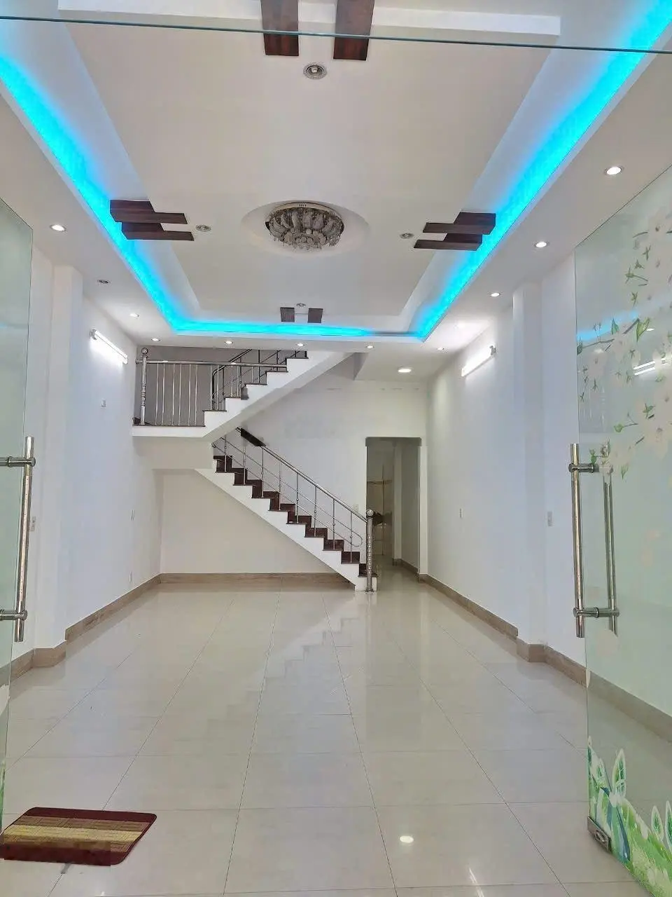 Bán nhà 2 tầng MT Hòa Minh mới sạch đẹp gần biển giá hợp lý