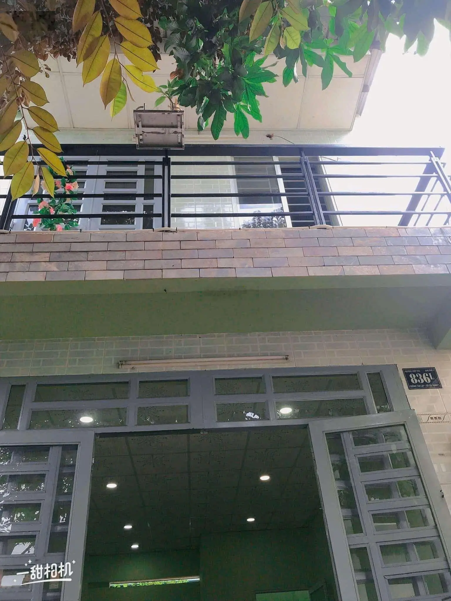 Nhà 1 trệt 1 lầu, ngay ngã tư Thủ Đức, 46m2 đất, giá chỉ 3,6 tỷ, sổ hồng riêng