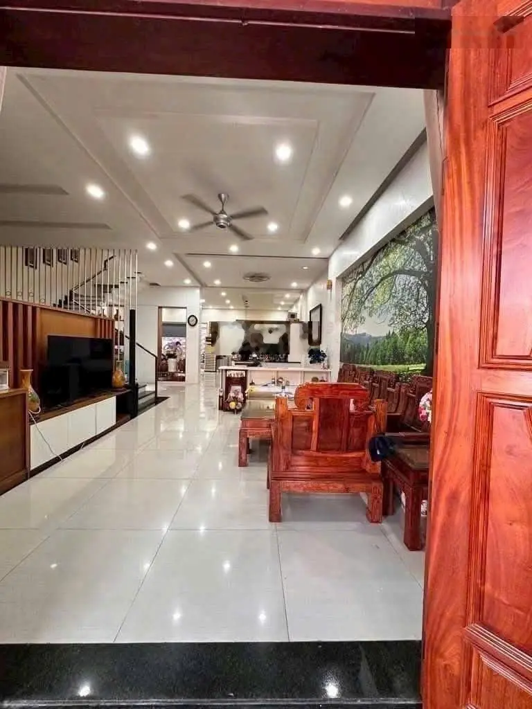 Bán biệt thự đẹp 8m x 22m. Xây 2 lầu đường Lê Thị Riêng, Phường Thới An, Quận 12