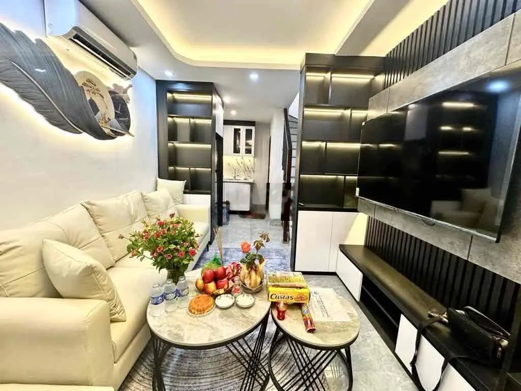 Bán nhà phố Trần Quý Cáp - 10m ra ô tô tránh - 3PN. Giá: 4,65 tỷ