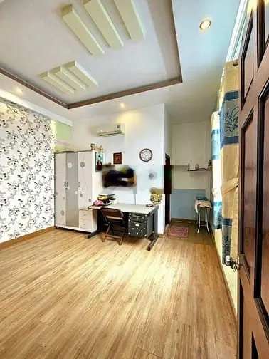 Nhà đẹp 3 tầng, xe hơi ngủ trong nhà. 60 m2 hẻm thông 1979 HTP. 5,2 t