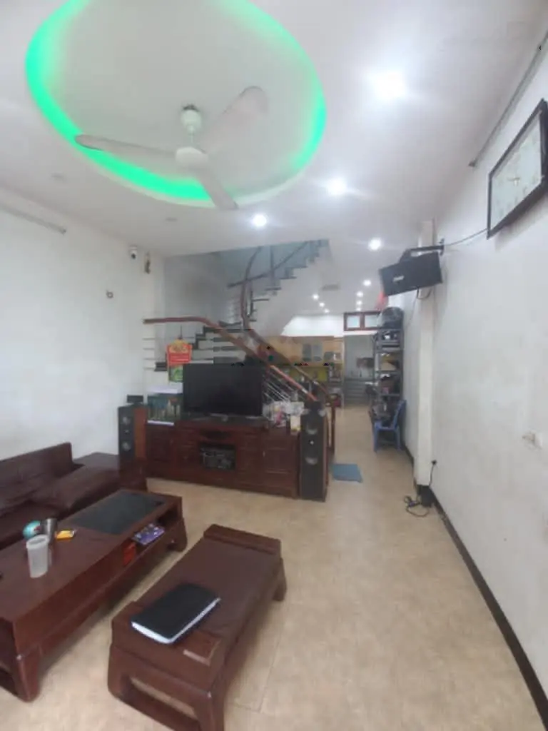 Bán đất tặng nhà 3 tầng trần cung -bắc từ liêm * dt 50m* giá 7.4 tỷ ngõ thông tứ tung ngõ xe 5tạ