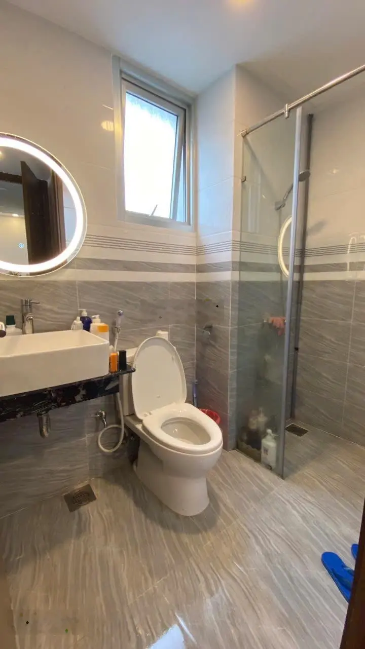 Bán gấp căn Ruby 3PN - 2WC có ban công - giá 4.1 tỷ đã có sổ. Liên hệ: 0909 680 ***Phương Trinh)