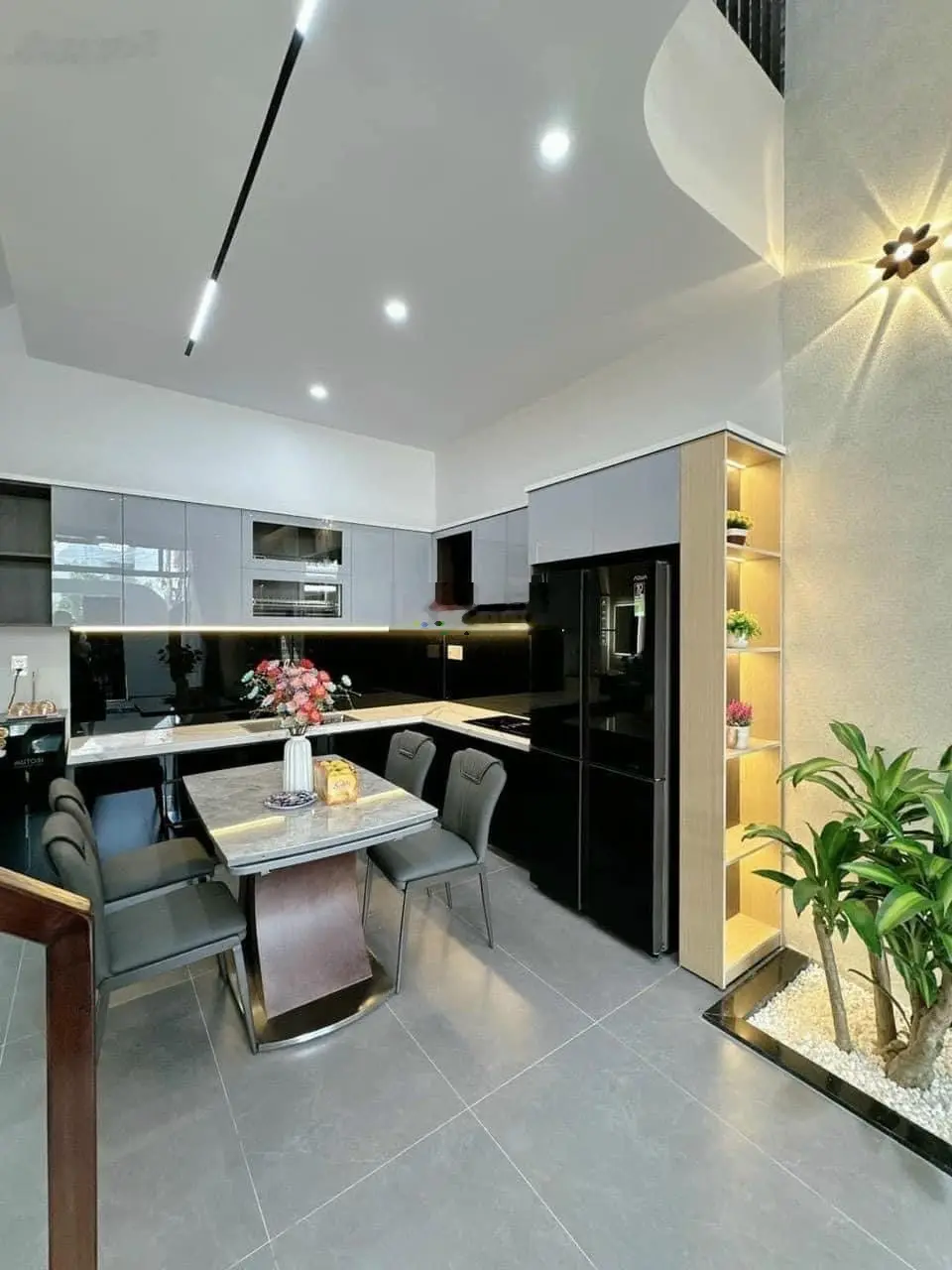 Giỏ hàng ngộp trong tháng 12! Bán nhà Hoàng Dư Khương, Q10 - 63m2. Sổ chính chủ
