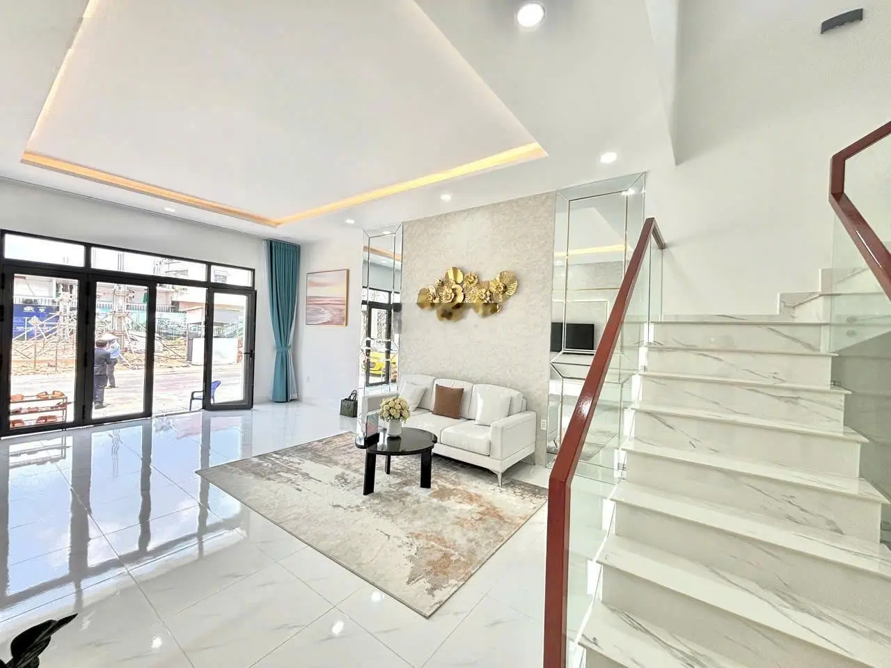 Gia Khải Luxury 2 tỷ 900 nhà phố trung tâm thành phố Bến Cát, cách 1,4km KCN Rạch Bắp