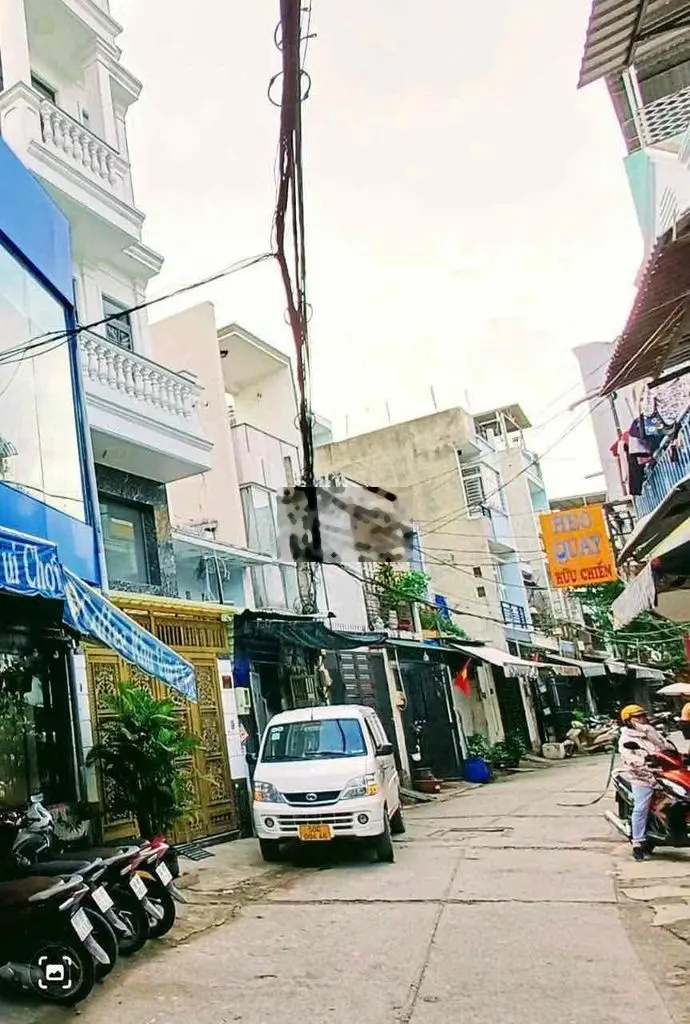 Bán gấp nhà 5 lầu, Giá chỉ 3ty8, đường số 11, BHH Giáp Aeon TP có 4PN