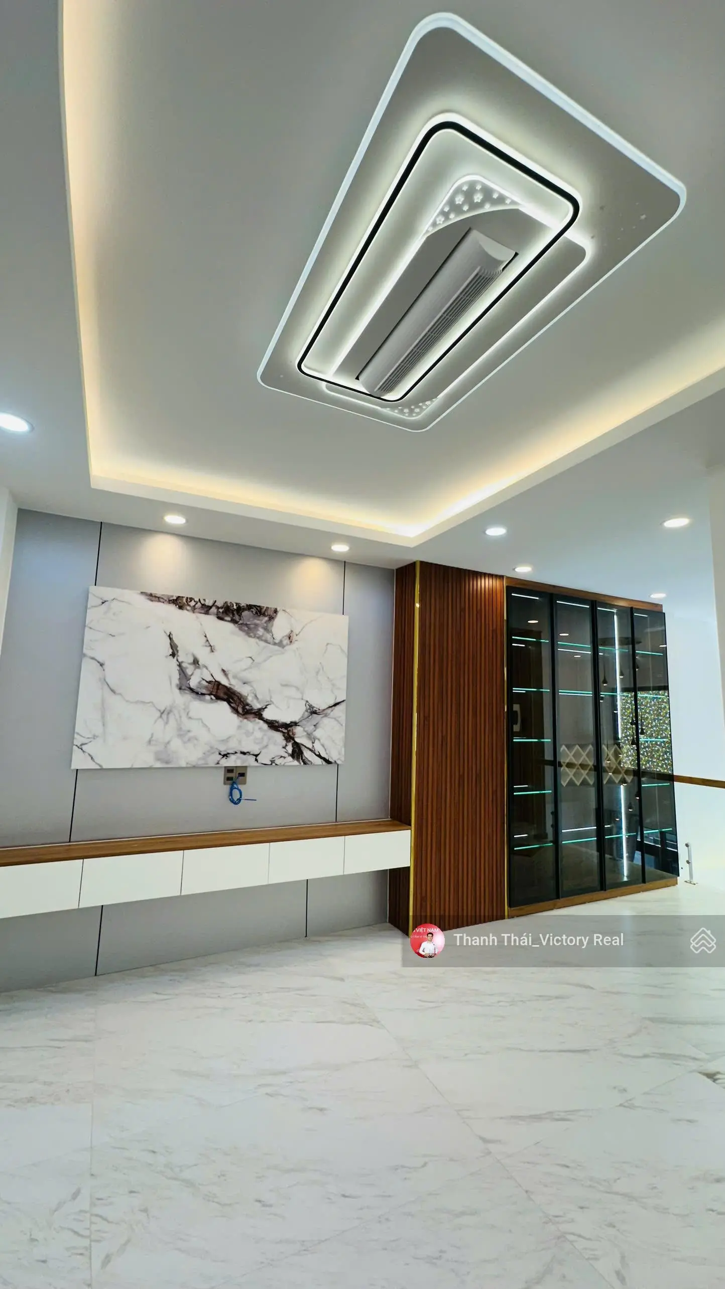 Nhà mới đẹp [6 Tầng]* Tặng full nội thất * DT: 4.5 x 10m (CN 45m) HXH Hồng Lạc.P10 - Chỉ 7.5 Tỷ TL