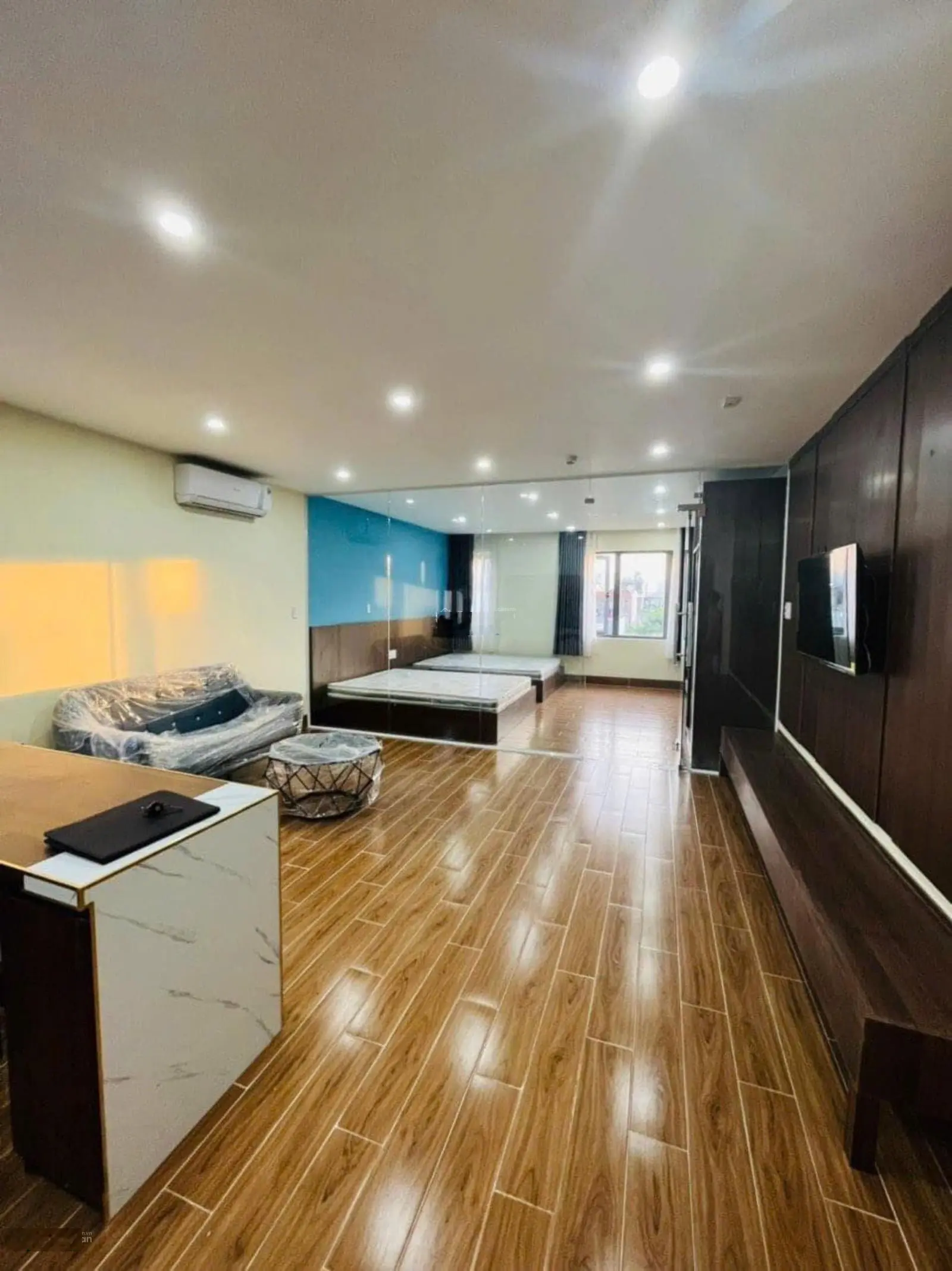 Bán tòa căn hộ 8 tầng đường hoàng bích sơn, dt 103m, tổng 15 căn , dt hơn 70/th - giá 19 tỷ tl