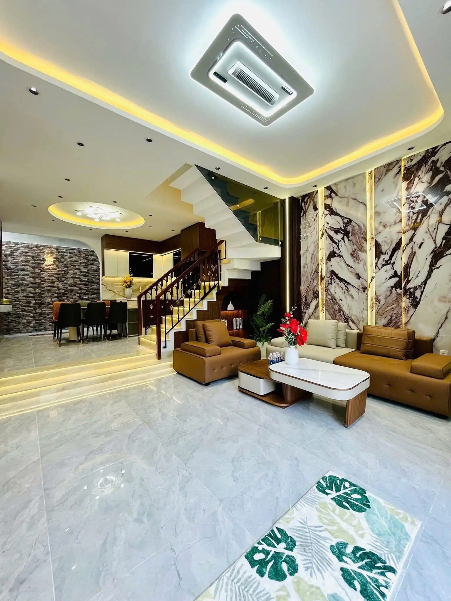 Cần tiền, bán gấp, nhà Quận 2 Nguyễn Văn Kỉnh, 60m2 (4PN 5WC), Hẻm 5m, SHR, Chuẩn Pháp Lí