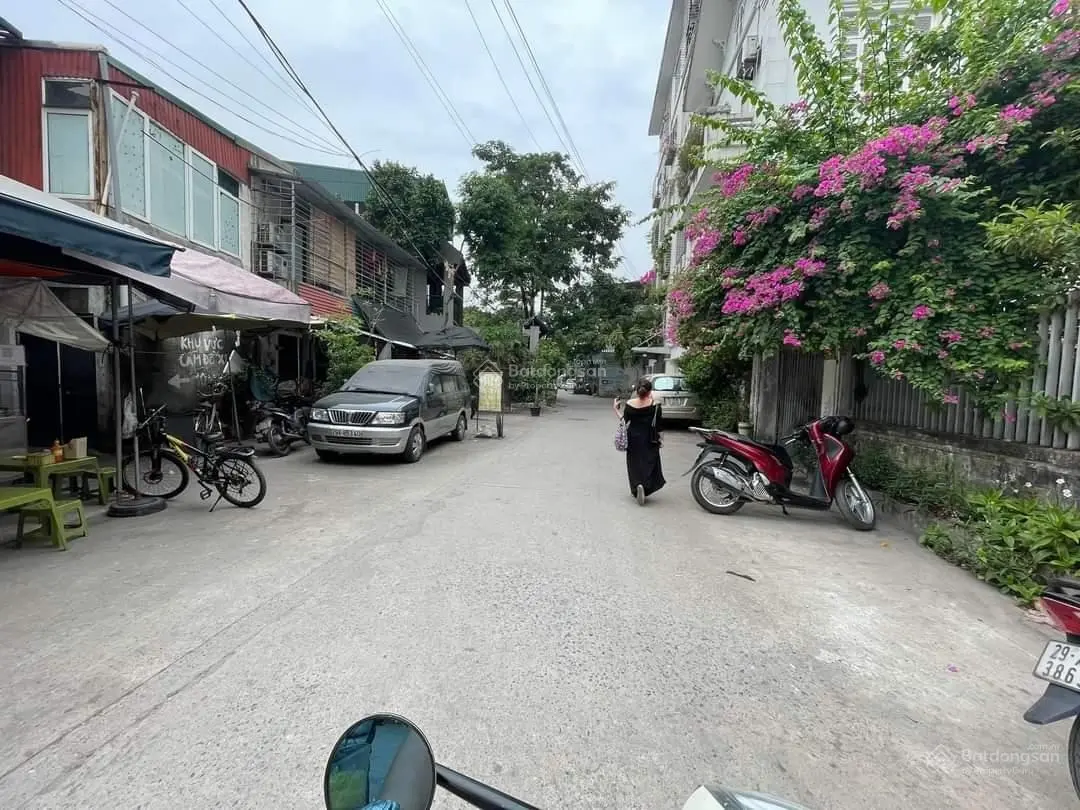 3.25 tỷ - Văn Cao thông Hoàng Hoa Thám - Lô góc 3 thoáng - Sổ riêng - 2 Ngủ - 3 gác đỗ cửa