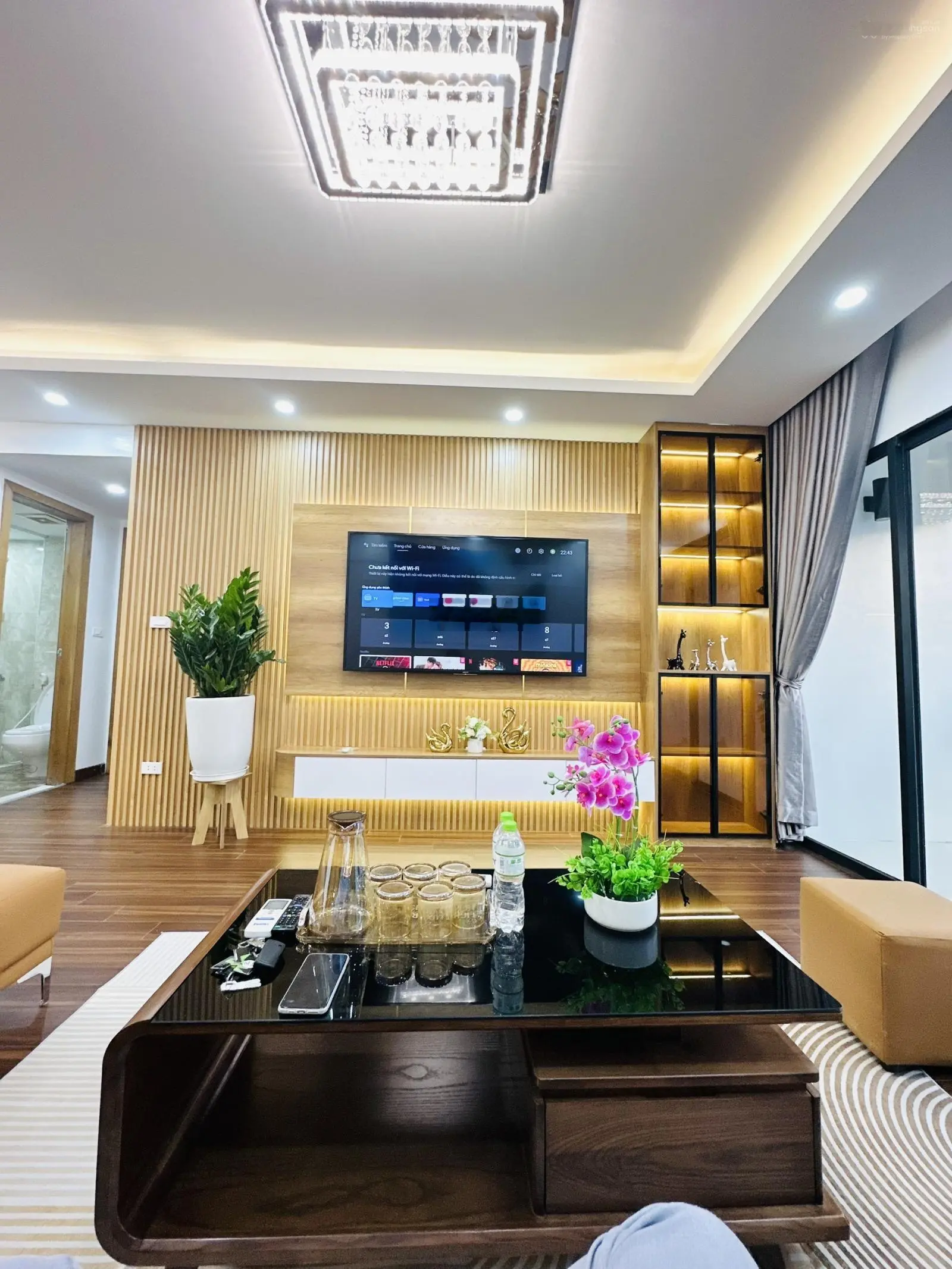 Chính chủ bán căn hộ Hei Tower Nguỵ Như Kon Tum, 104m, 3 ngủ 3 vệ sinh, full nội thất xịn nhập khẩu
