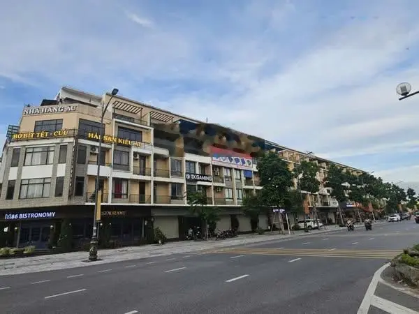 Bán căn shophouse nhà 5 tầng trục chính đường Lý Anh Tông - Võ Cường. Anh chị quan tâm xin LH sđt ạ