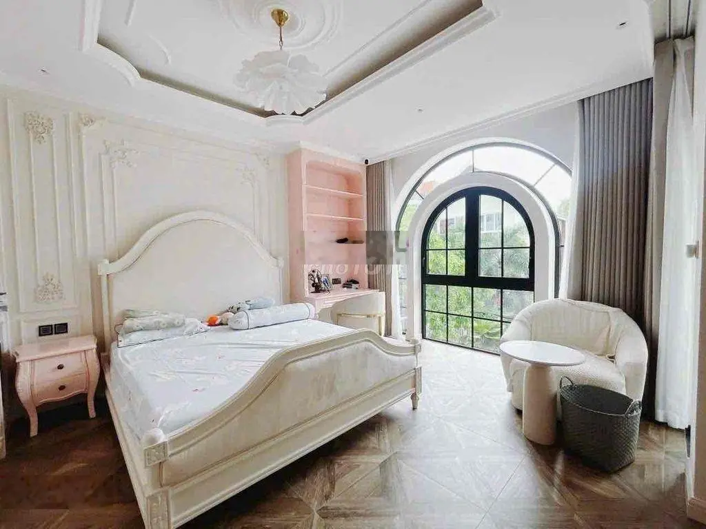 chính chủ cần bán gấp biệt thự mới xây 100% thang máy và gara ôtô giá rẻ