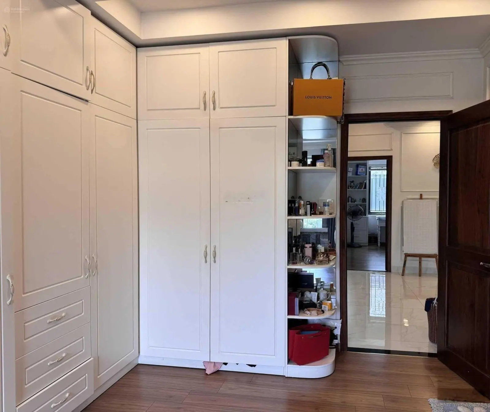 Bán gấp nhà P. An Phú, Q. 2 6x20m, 4 tầng, hướng Đông, view CV, giá 19.5 tỷ. Gọi ngay 0938 241 ***