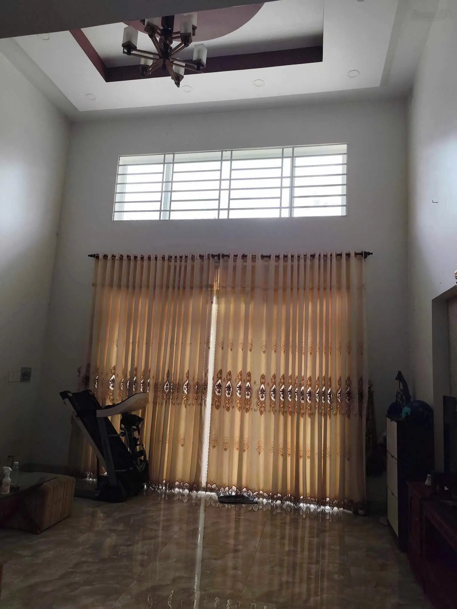 Bán gấp nhà 1T3L, gần trường đại học Ngân Hàng, xây kiên cố,4PN,đường rộng 6m,khu an ninh. Hơn 7tỷ