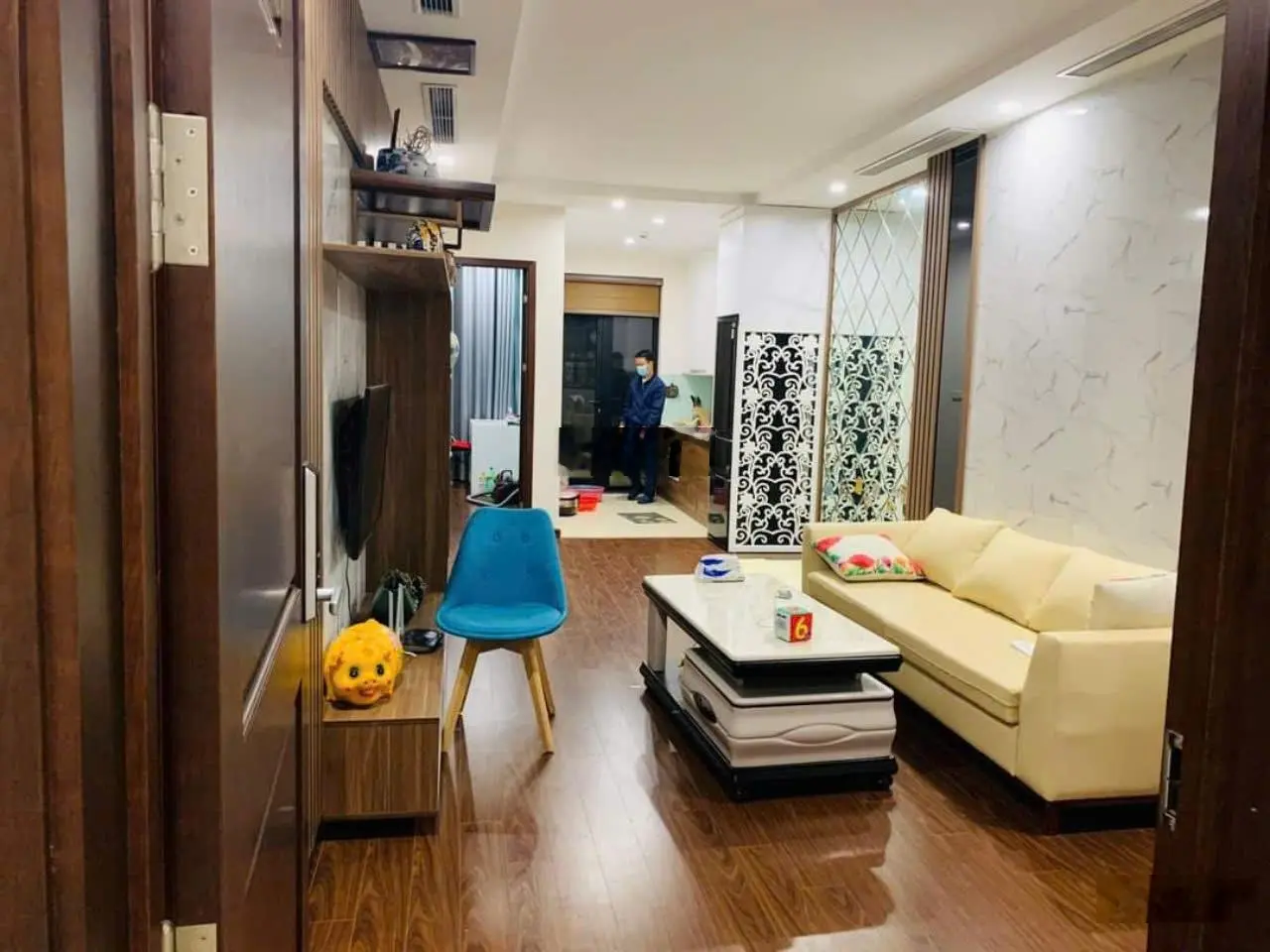 Bán nhanh căn hộ 70m2 siêu hiếm. Tầng đẹp, hướng mát. Sẵn sổ để lại full nội thất, có slot ô tô