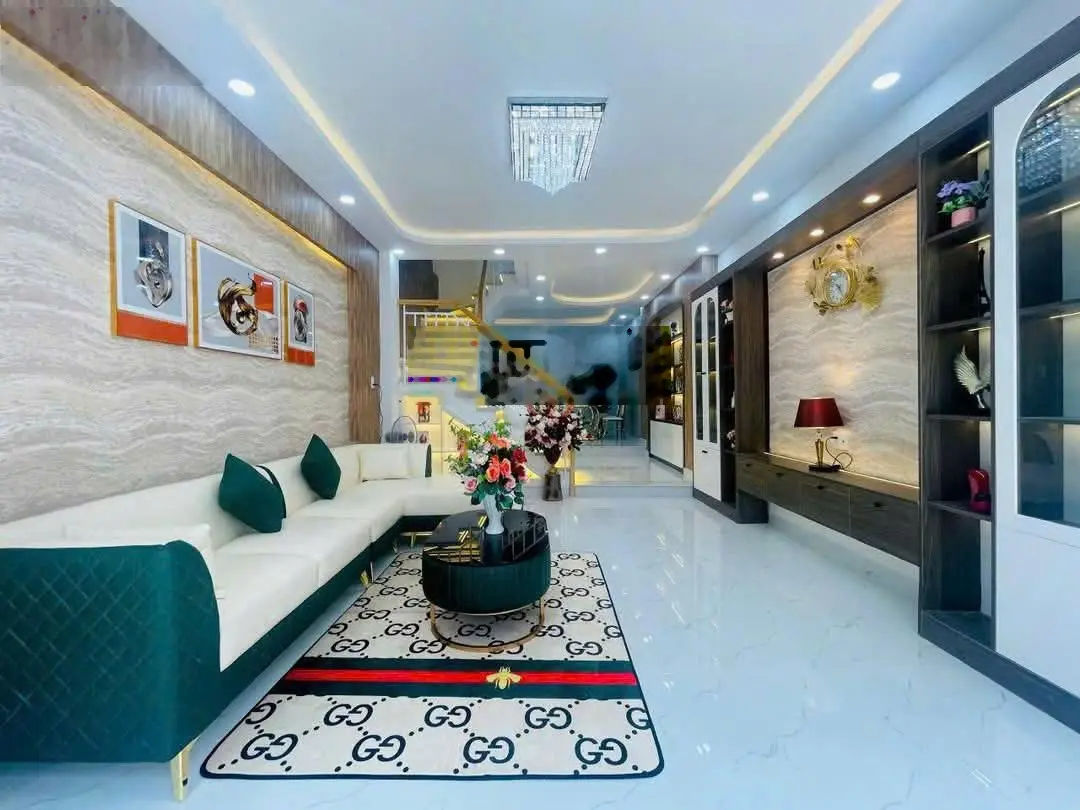 Bán nhà mặt phố, vị trí đắc địa Đ. Vĩnh Khánh - P. 9 - Q. 4, đang cho thuê 30 triệu