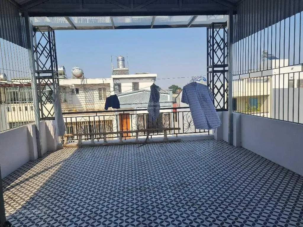 Bán nhà Phúc Lợi khu vip 81m2 x 5 tầng thang máy gara ô tô vỉa hè ô tô tránh đối diện sân gofl