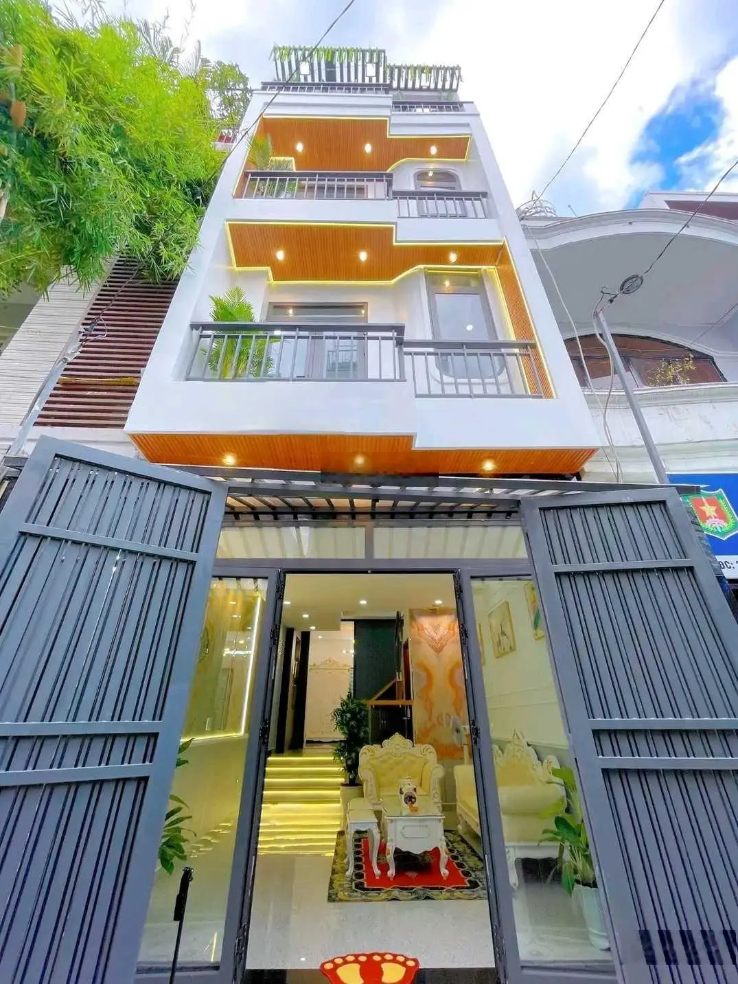 Nhà ngộp bán gấp căn 42m2 hẻm xe hơi đường Phan Đình Phùng P2 Phú Nhuận. Triệu. Sổ riêng