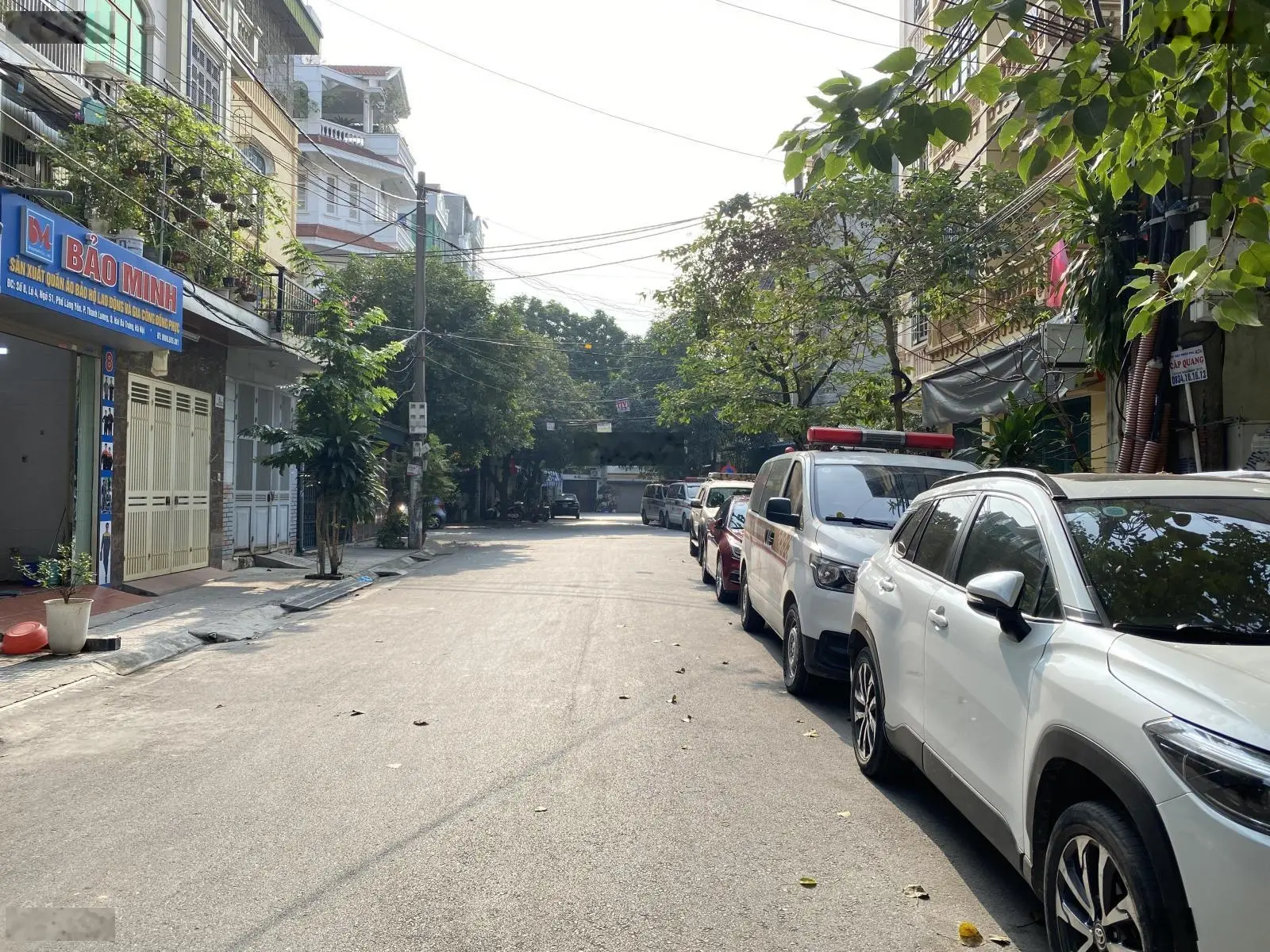 Phân lô Hai Bà Trưng kinh doanh ô tô tránh vỉa hè, ô tô ngủ trong nhà