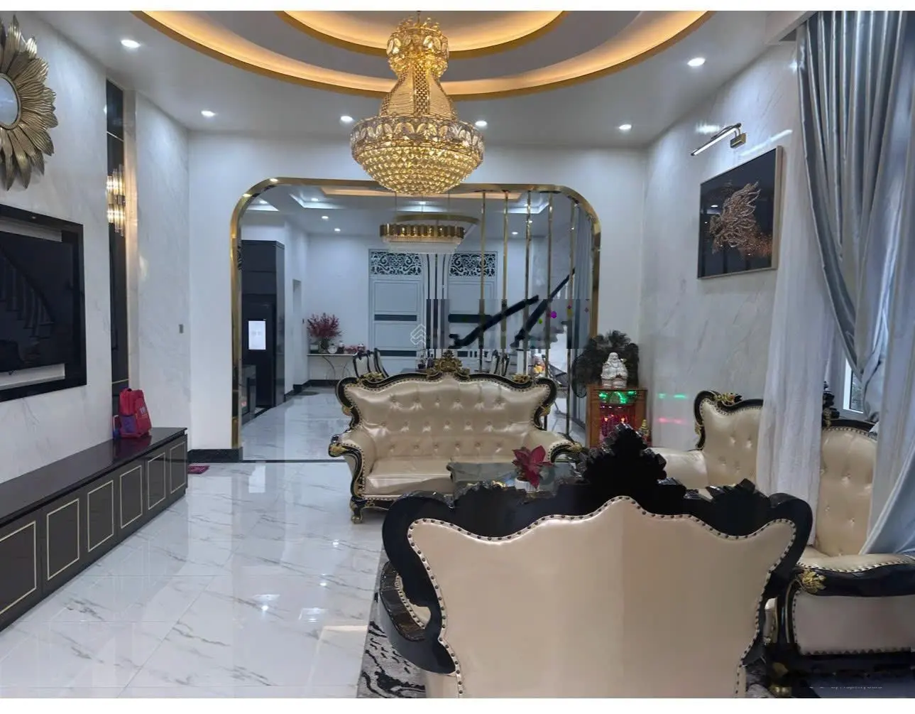 Bán gấp biệt thự hồ bơi sân vườn khu Compound Nguyễn Văn Hưởng 10.8x22m trệt 2 lầu chỉ 72 tỷ