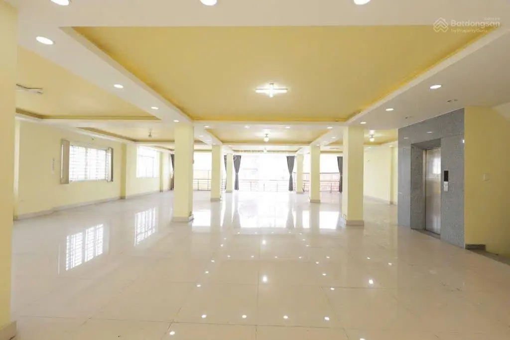 Bán tòa nhà 5 tầng mặt tiền Hà Huy Giáp Ngã Tư Ga- Thạnh Lộc-Thanh Xuân- 269m2