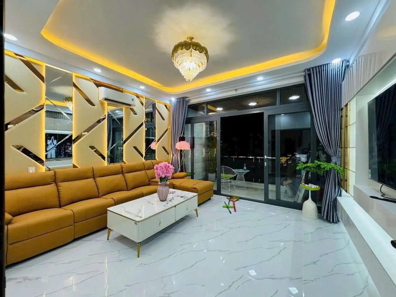 Lô nhì mặt tiền đường phạm hữu lầu - phú mỹ - quận 7 ( 4 tầng )
