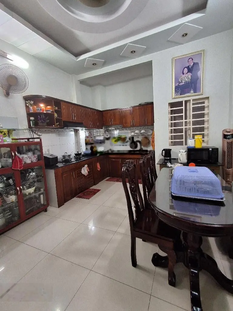 Nhà mặt tiền Huỳnh Thị Đồng, thị trấn Nhà Bè: 3 lầu 4*14m, 8 tỷ, giá chốt: Thương lượng, SHR