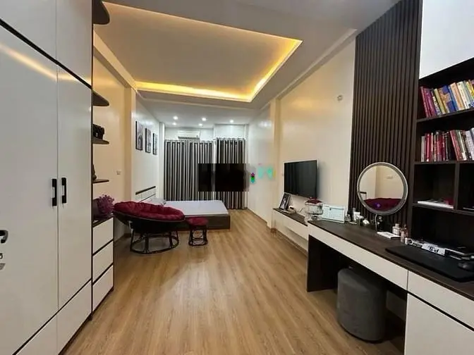 Nhà Hoàng Mai, gần ô tô, nhà đẹp, mới, ở luôn, kinh doanh nhỏ, 37m2,5T