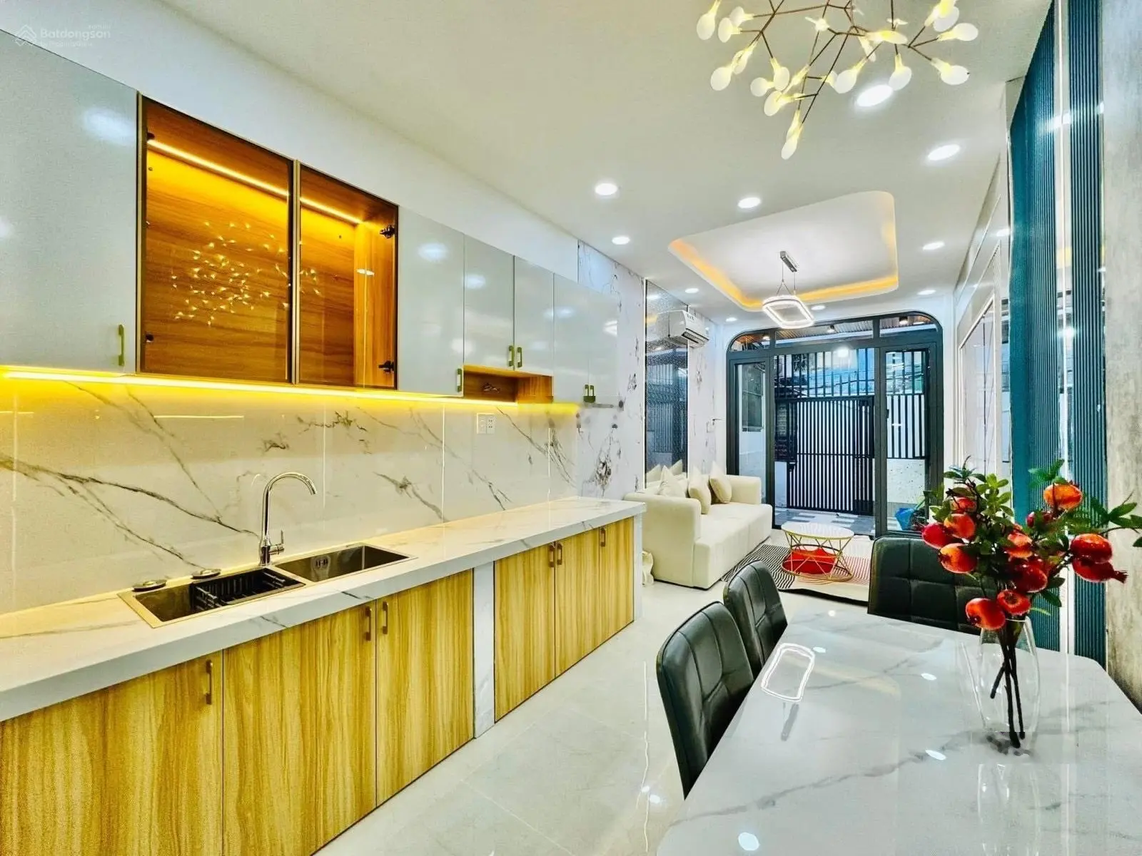 Bán nhà đẹp full nội thất trên đường Lê Văn Duyệt, phường 3, Bình Thạnh.